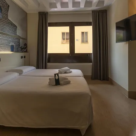 Hotiday Guidoni فندق 3*