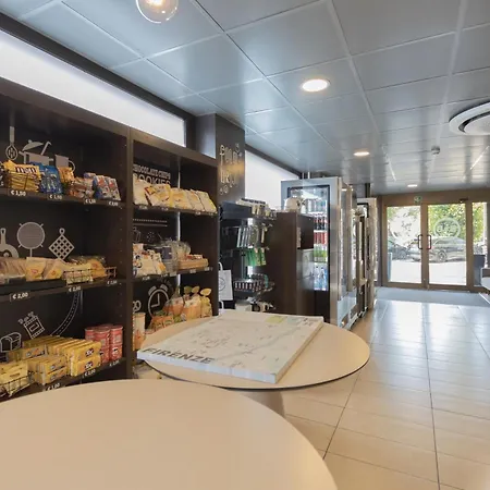 Hotiday Guidoni فلورنس